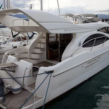 Azimut 46