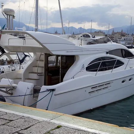 Azimut 46