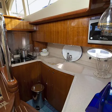 Botel Azimut 46